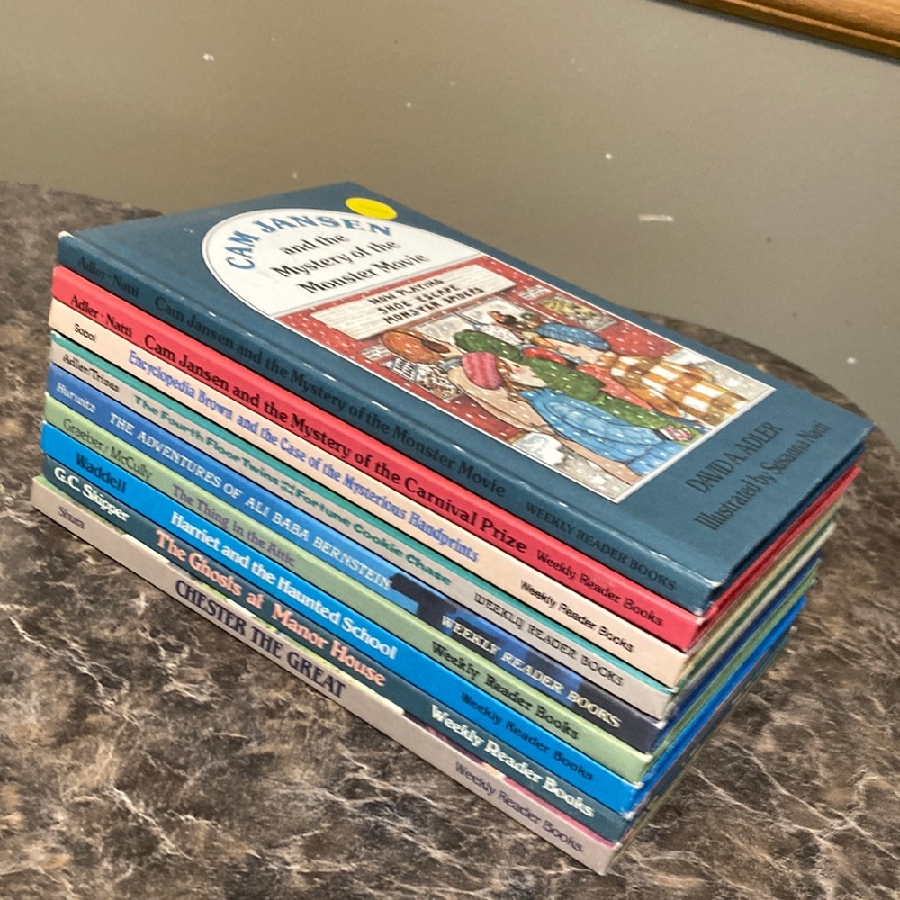 Bundle of vintage hardcover weekly reader books